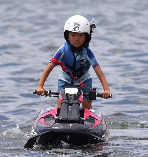 Subaru Ogino demonstrates electric powered Ninja
