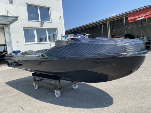 Kasza #5 carbon replica of RXT300X hull