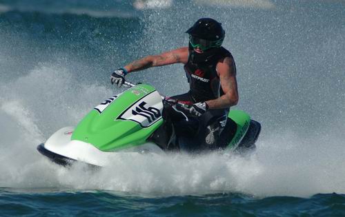 >Απoχαιρετάει την πίστα ο Farthing