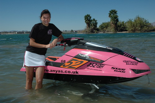 >Η Anya με special Hydrospace