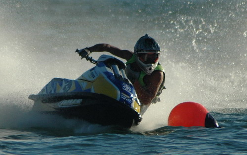 >Poret test rides Rius Super Jet