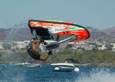 >First world title for freestyler Watanabe