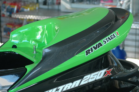 >Carbon ear seat from Riva