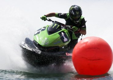 >Κι άλλη πρωτιά για τον Warner