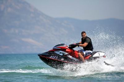 >Οπαδός με τα όλα του