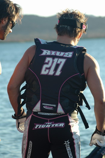 >Quakysense’s special wet suit