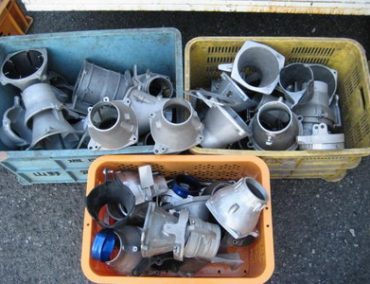 >Μάζευε κι ας είναι και