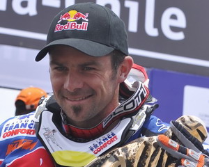 >Cyril Despres on a Jet Raid Team