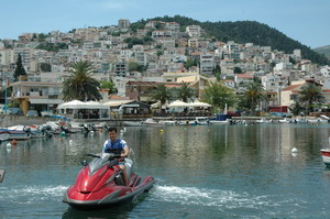 >Στην Καβάλα δια θαλάσσης