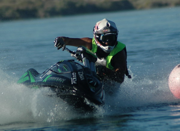 Dustin Motzouriss 1ZA: Kawasaki 800 SX-R Pro Ski Παγκόσμια αποκλειστικότητα