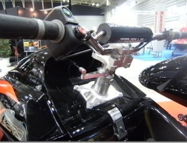 >Βάλτε τιμονιέρα σε όρθιο