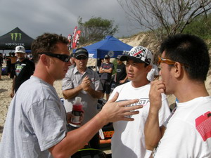 >Ο Malone στην Aυστραλία