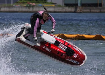 >Κι όμως οι γυναίκες… πετάνε