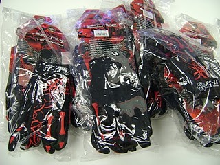 >Jettribe gloves from Hot Products USA