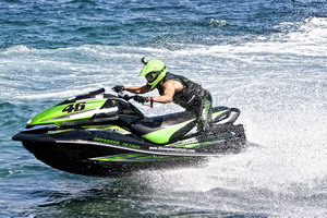 >Στο Akropolis Jet Raid κι ο Παπαθεοδώρου