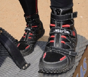 >Τα μποτάκια της Jettribe