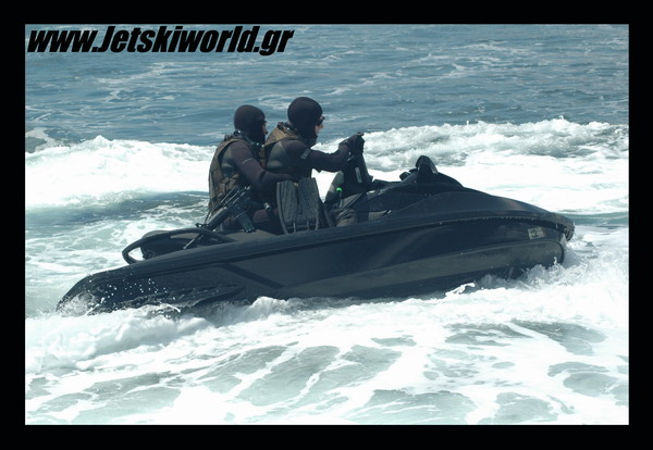 Επίσκεψη στην Z’ Μοίρα Αμφίβιων Καταδρομών – Αποκλειστικό