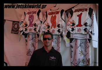 >Απουσία αναβατών από το Παγκόσμιο