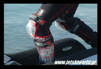 >Δοκιμασμένες επιγονατίδες Jettribe για όρθιο