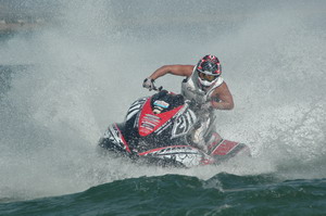 >Νικητής των προκριματικών και ο Rius