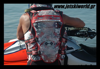 >Το αγωνιστικό σωσίβιο Jettribe RS-16