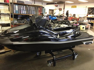 >Στο KaruJet ο Warner