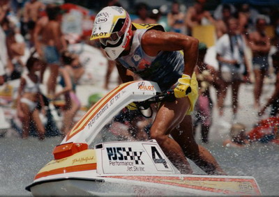 >Ο Helfrick σε επιτάχυνση