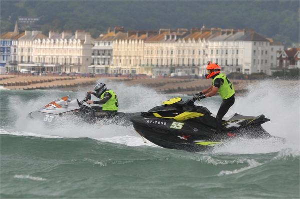 >Stars of AquaX head to Cowes for biggest event of 2012