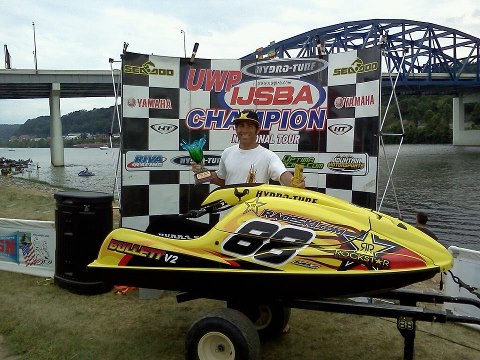 >Rob Flores, πρωταθλητής στα Όρθια