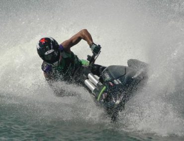 Συγκριτικό τεστ ride plate για 800 SX-R