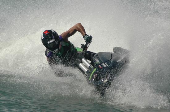 Συγκριτικό τεστ ride plate για 800 SX-R