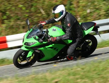 >Ninja 300 είναι στο δρόμο τους