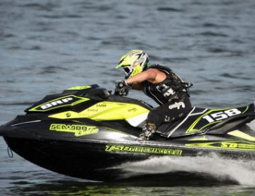 >Whos Favourite for Pro Runabout Open?