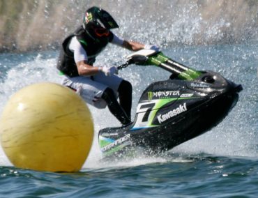 >Διπλός νικητής ο Warner