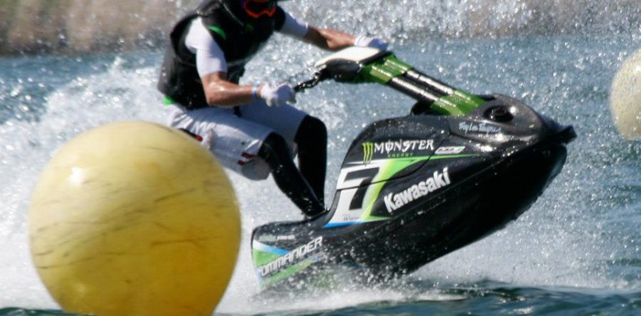 >Διπλός νικητής ο Warner