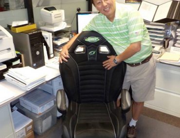 >Jettrims birthday gift to Scott Saito