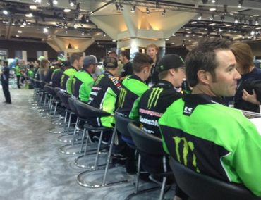 >Warner και εργοστασιακά αυτόγραφα