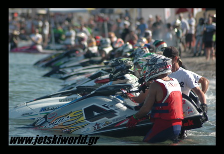 >Ποιους υποστηρίζει η Bullett Racing;