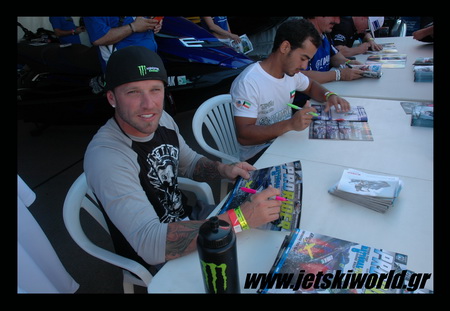 >Yamaha, ώρα αυτόγραφων