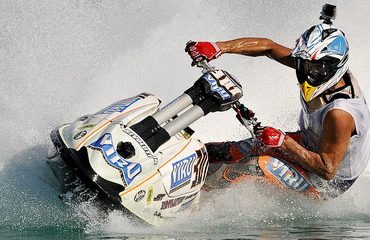 >Monti wins Pro Ski Open in UIM Chanpionship