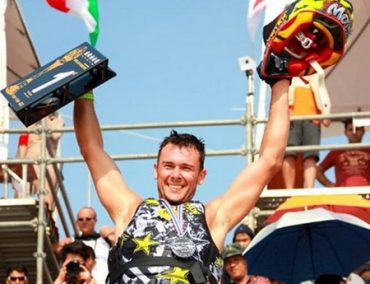 >Motzouris wins Kings Cup
