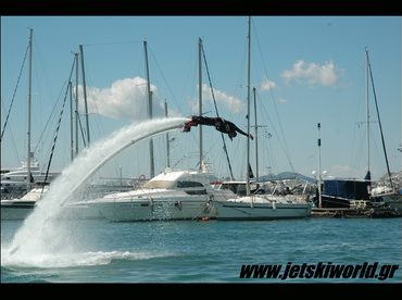 >Έγραψε το σόου της Flyboard ΕΛΛΑΣ