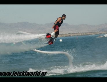 >Ο Franky Zapata στο Akropolis Jet Raid