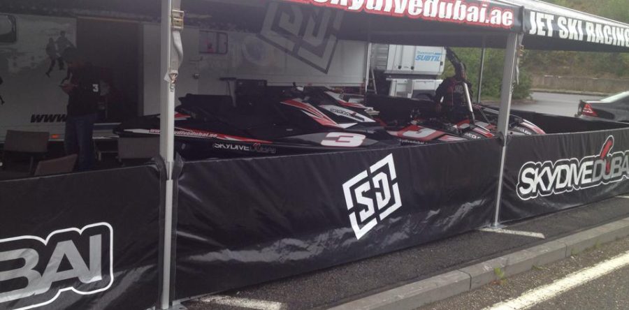 >Σάρωσε η ομάδα SkyDiveDubai