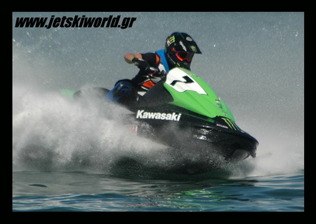 >Έτοιμος ο Warner