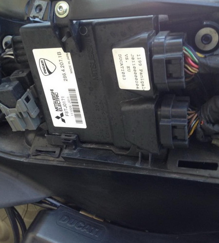 >Ducati με ECU από Kawasaki