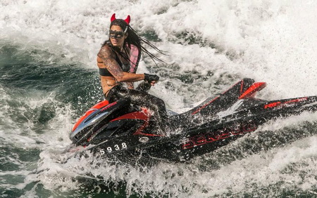 >H Aysha στο Jetskiworld.gr