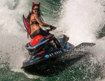 Profile: Aysha Rensik – Art on water