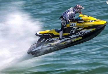 >Phil Pope wins P1AquaX in UK