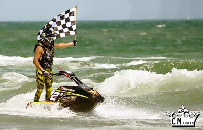 >Tyron Motzouris νικητής στην Cocoa Beach